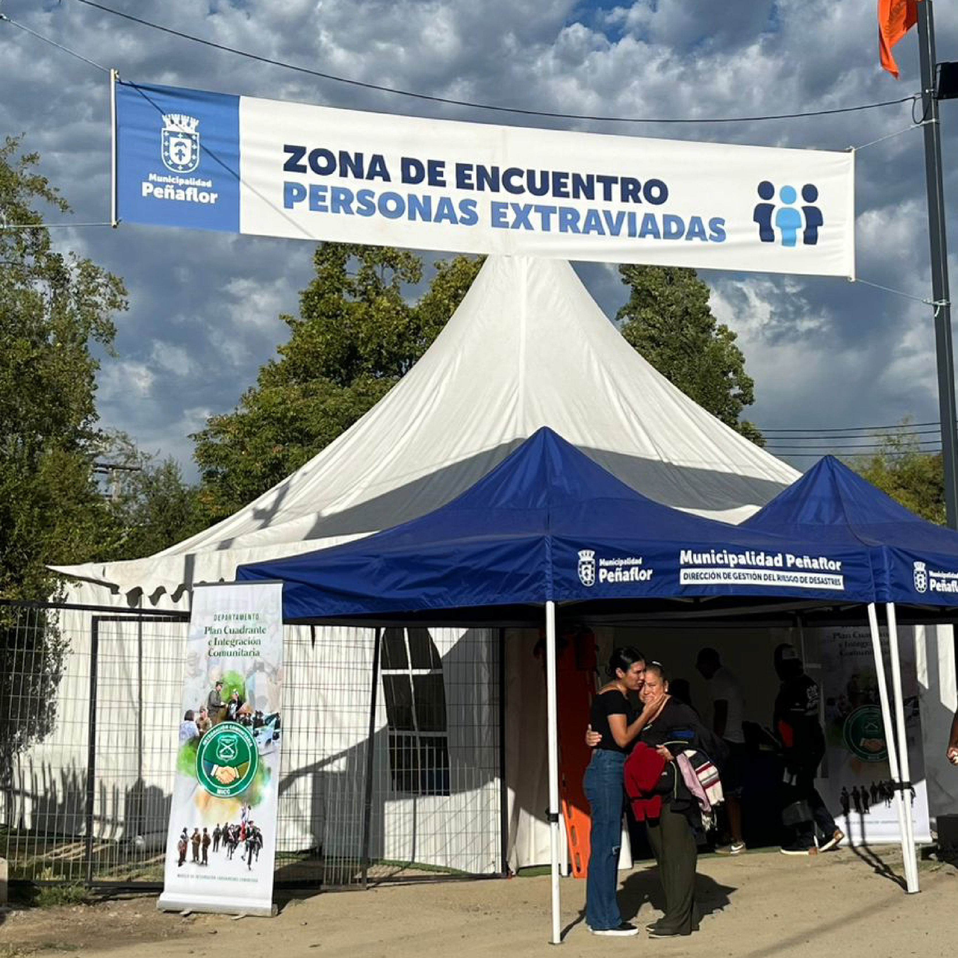 Pasacalle para la Municipalidad de Peñaflor instalado por Paradiso Gráfico