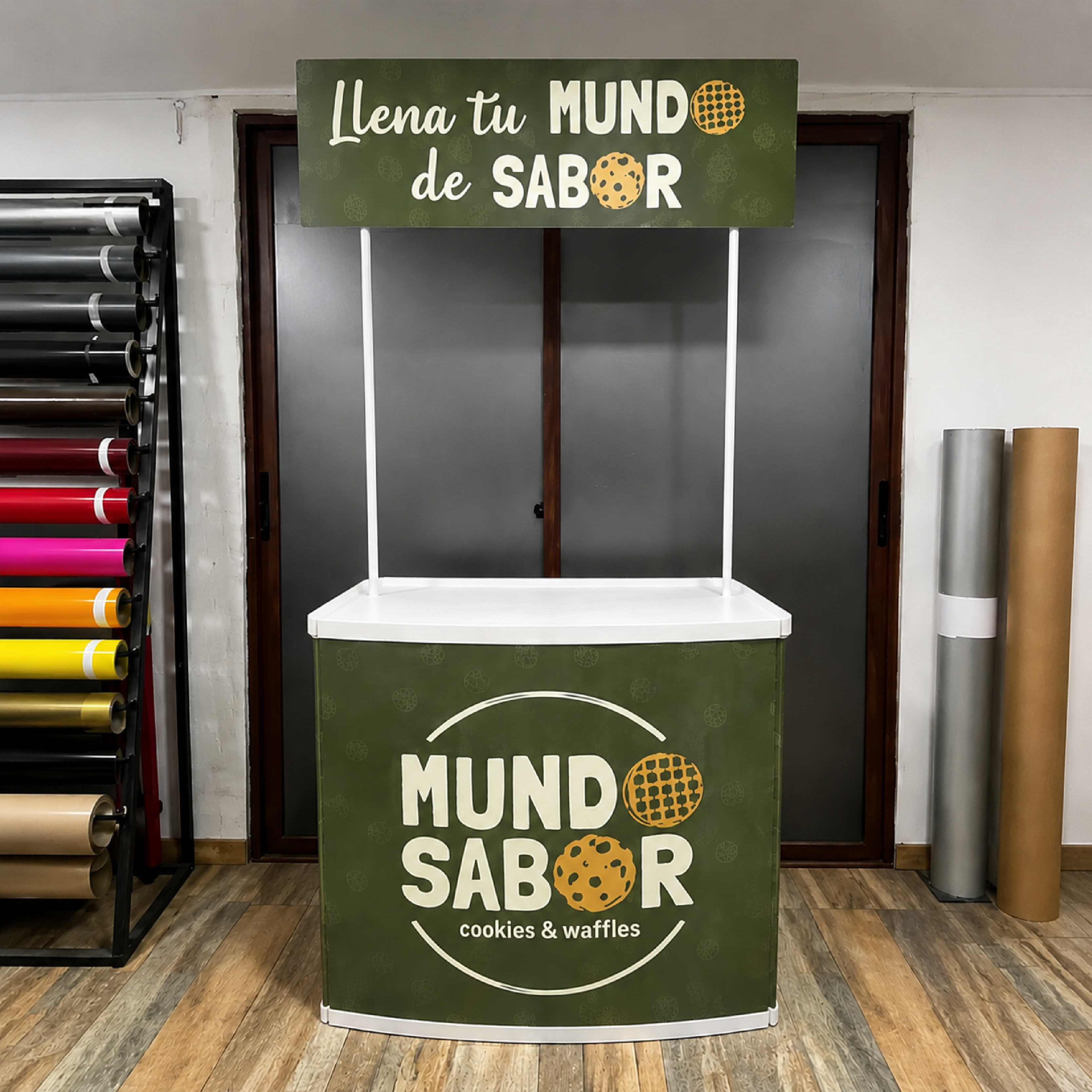 Stand publicitario Mundo Sabor fabricado por Paradiso Gráfico
